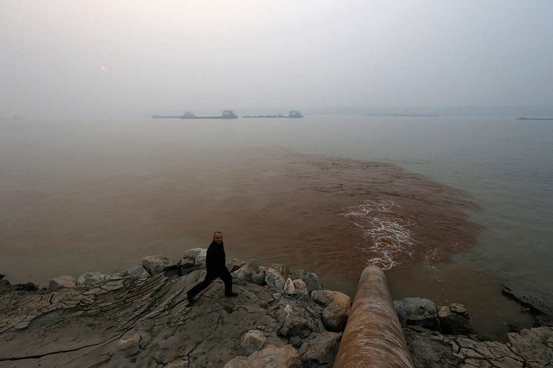 File:China-water-pollution-2.jpg